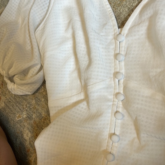 White Abercrombie top (S) NWOT - Picture 4 of 4